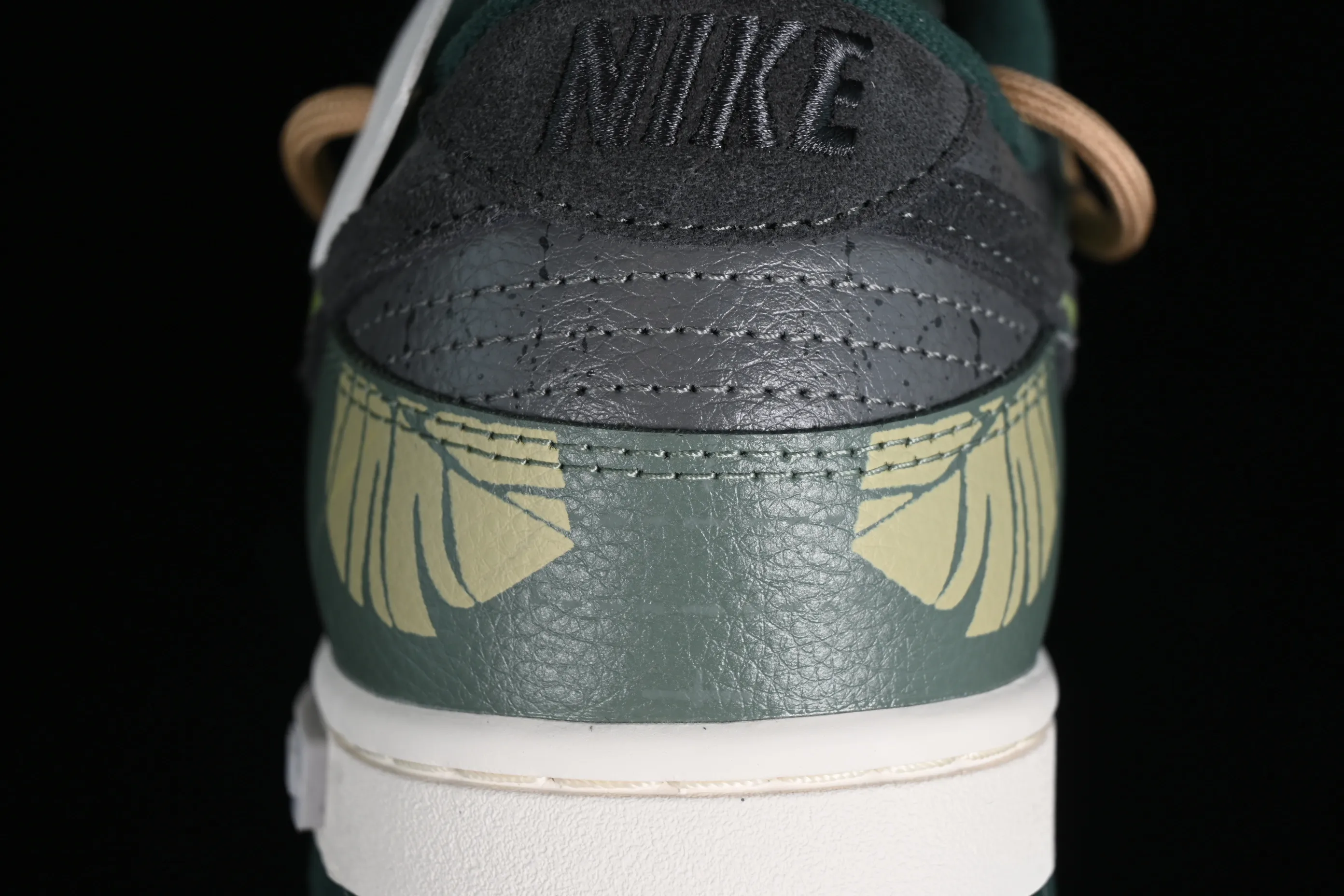 All Categories Nk SB Dunk Series Nk SB Dunk Low Low-top sneakers Nk Dunk Low Panda Prank Jungle Crossing-Lvye Fuyuan Rice brown green SB strap low-top casual sneakers FD0350-133
